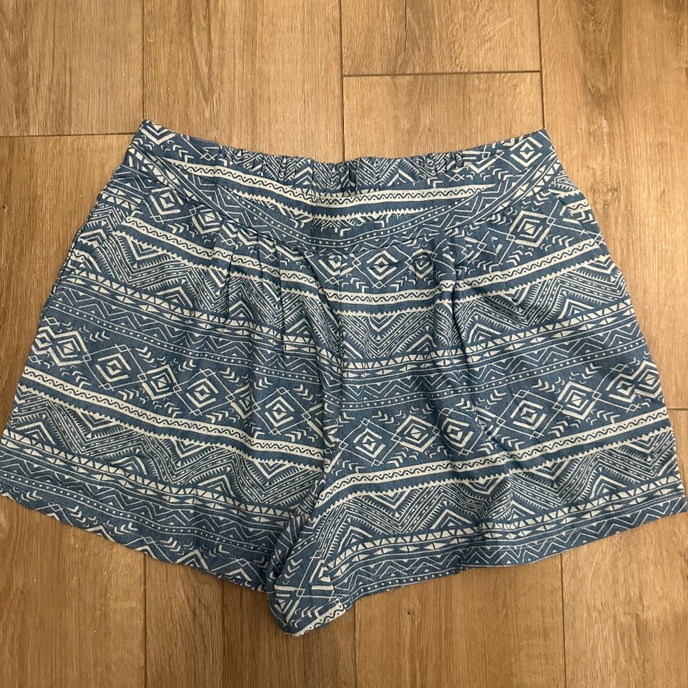 Women's Pattern Shorts Size L